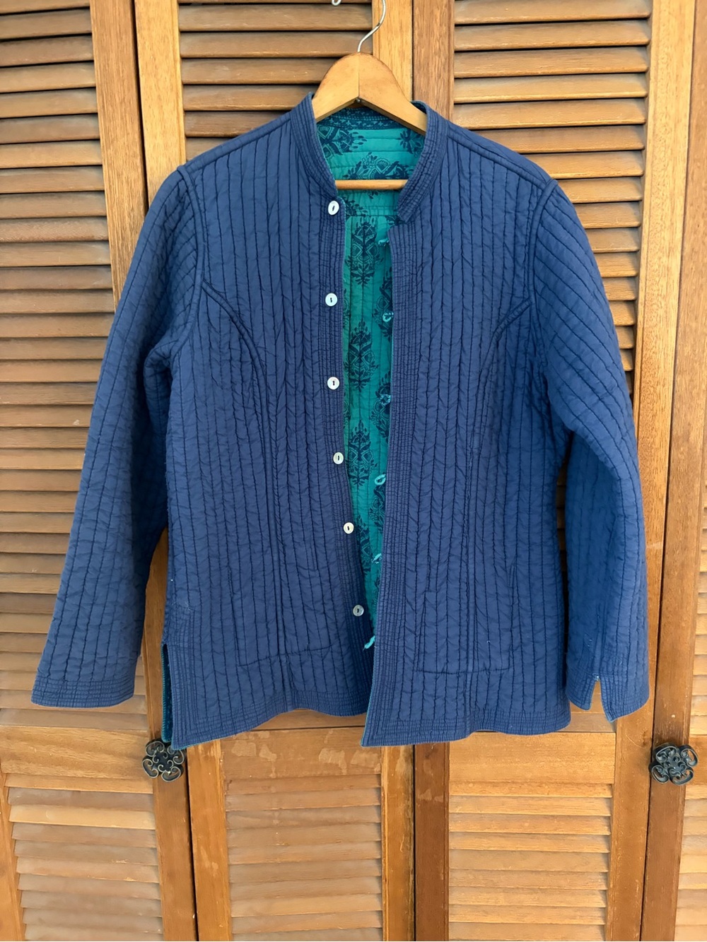 Quilted Navy and teal quilted reversible Jacket  women’s large
